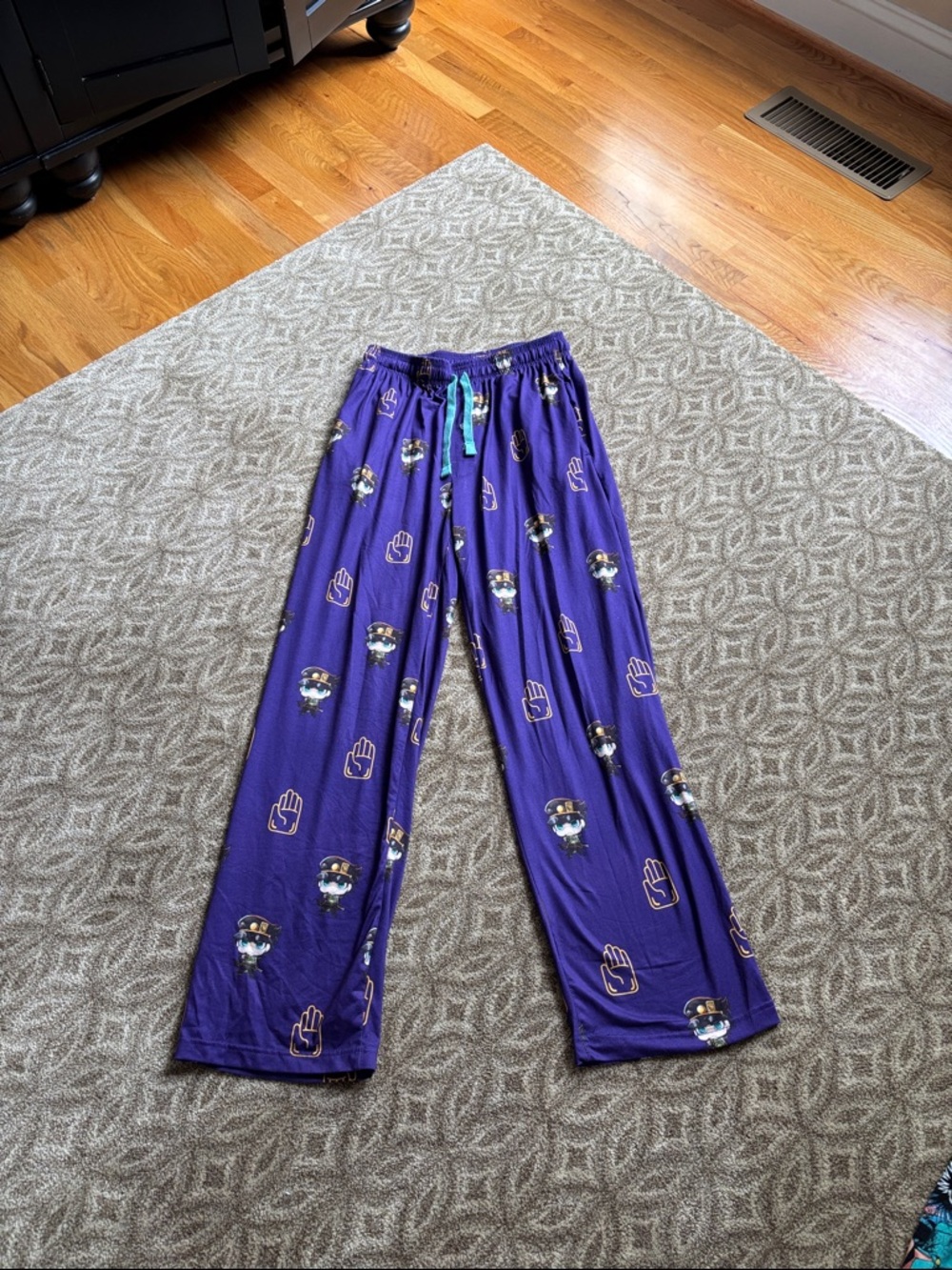 Hot Topic Jojo Purple Men’s Character Print Lounge Pants